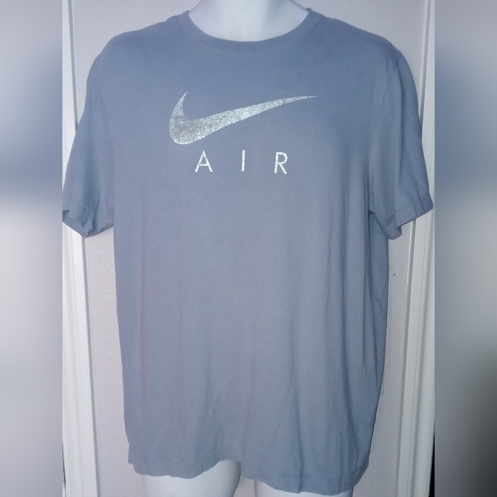 The Nike Tee